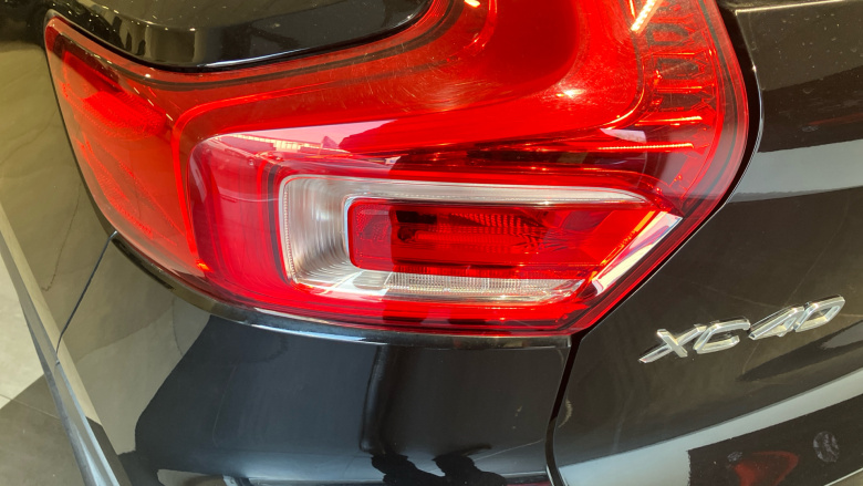 Volvo XC40 2.0 B3P Core 5dr Auto Petrol Estate